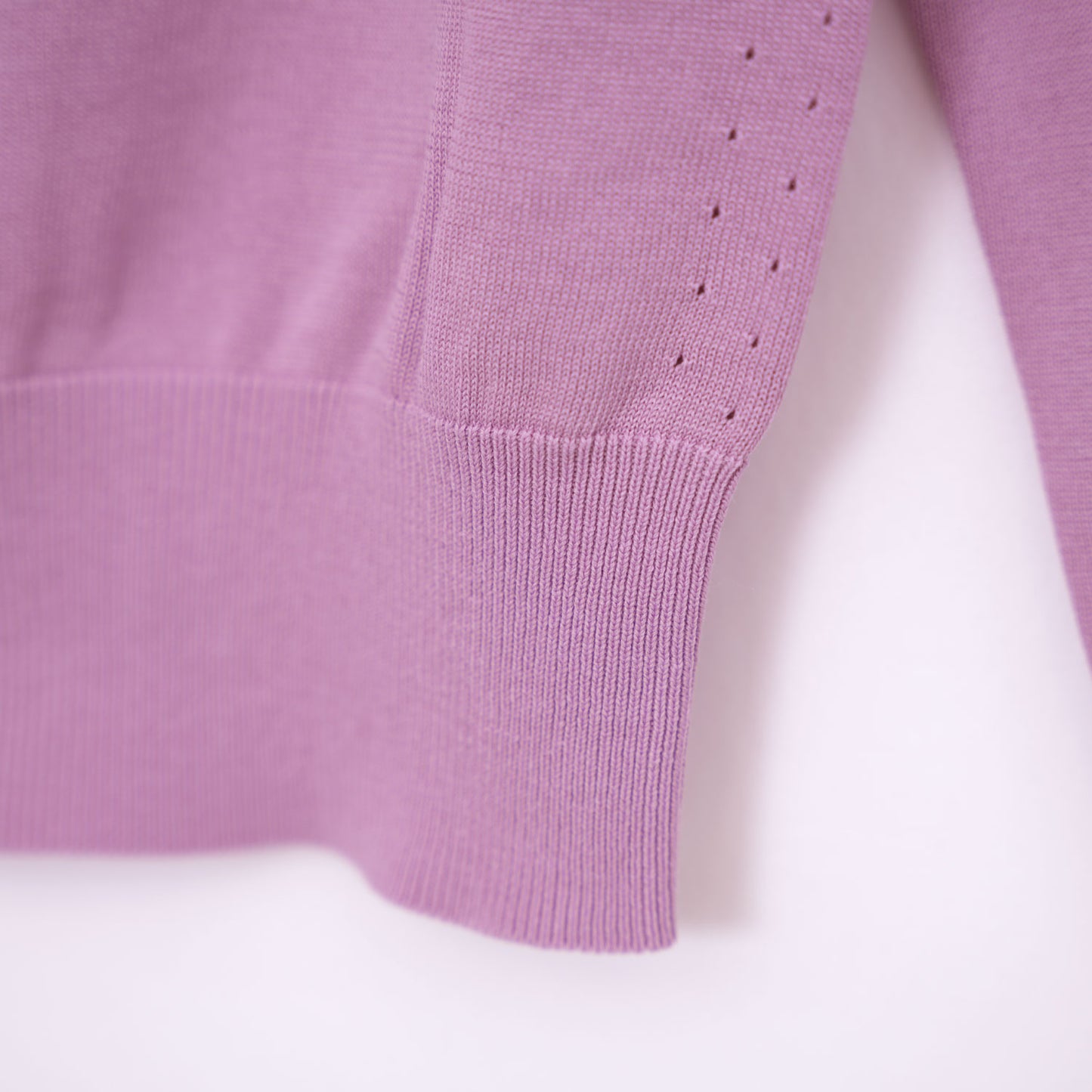 
                  
                    CREW NECK SWEATER -LIGHT PURPLE-
                  
                