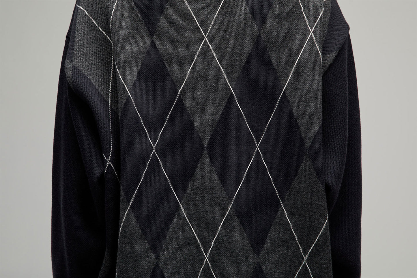 
                  
                    RERACS ARGYLE V NECK KNIT
                  
                