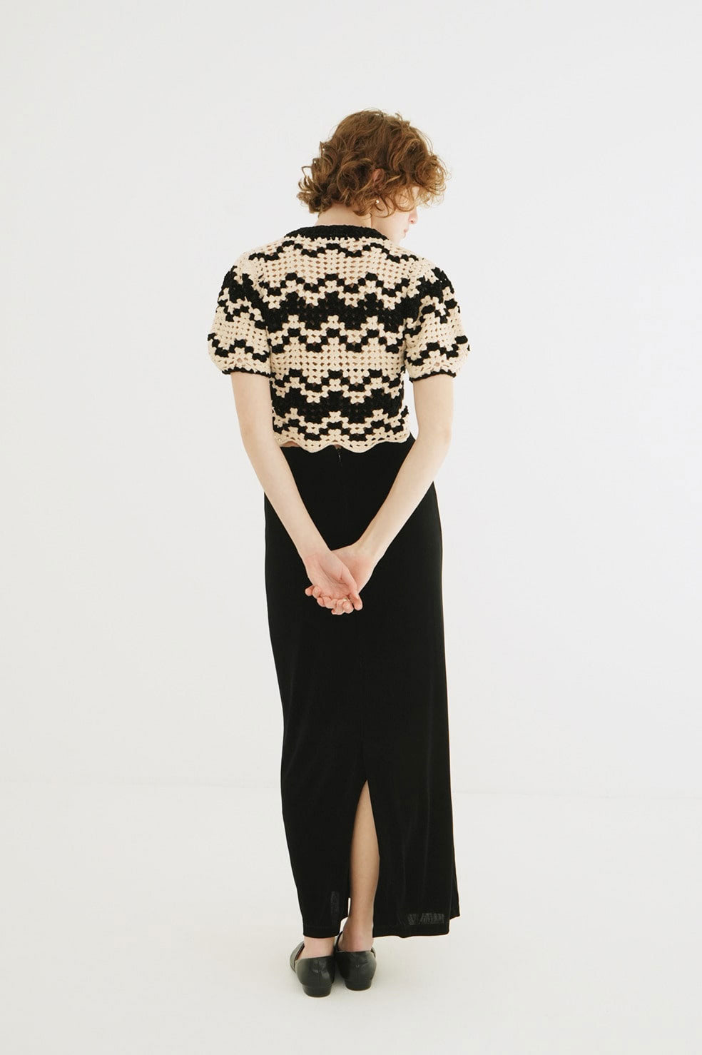 
                  
                    MALL BORDER HAND CROCHET KNIT CARDIGAN
                  
                