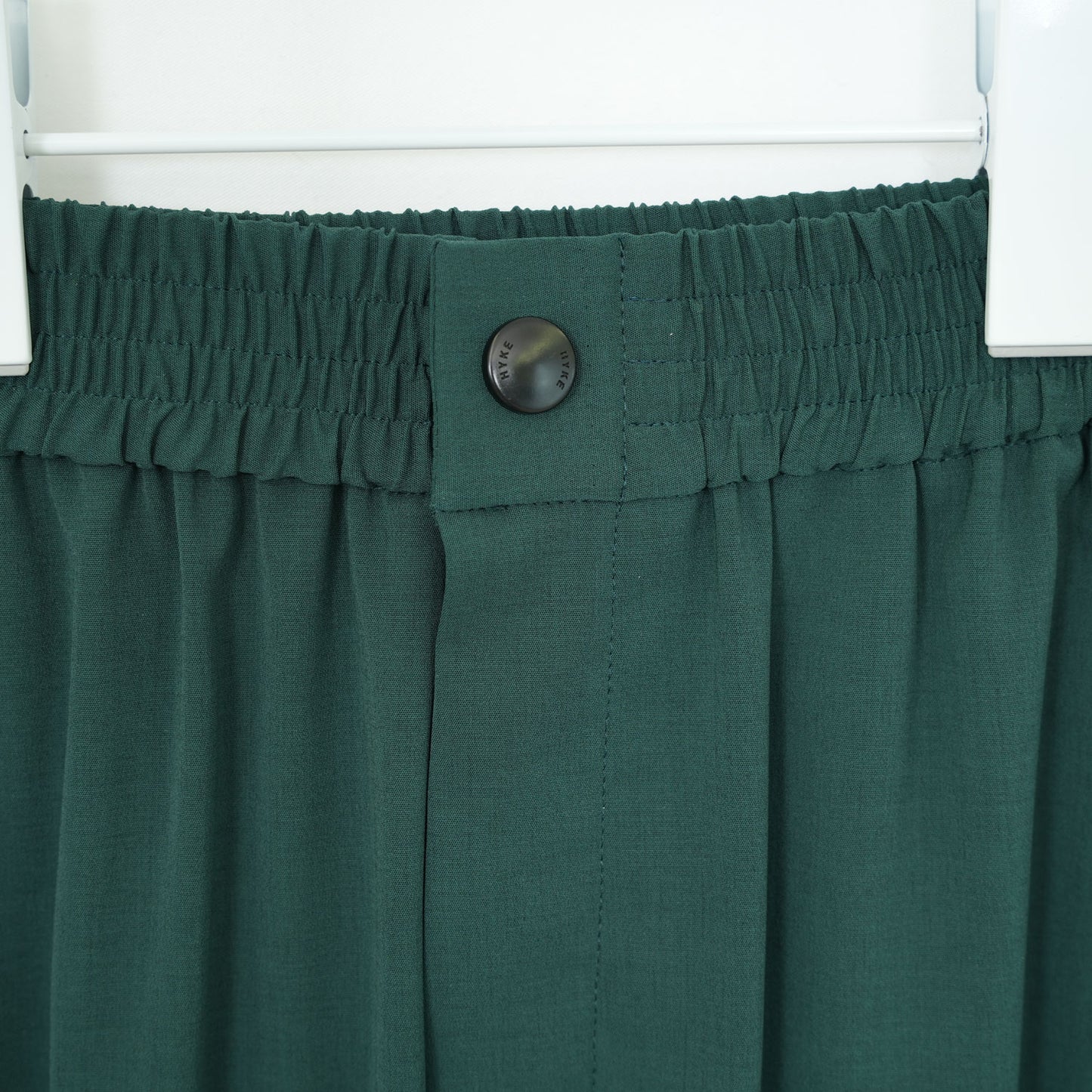 
                  
                    STRETCH TAPERED PANTS-GREEN-
                  
                