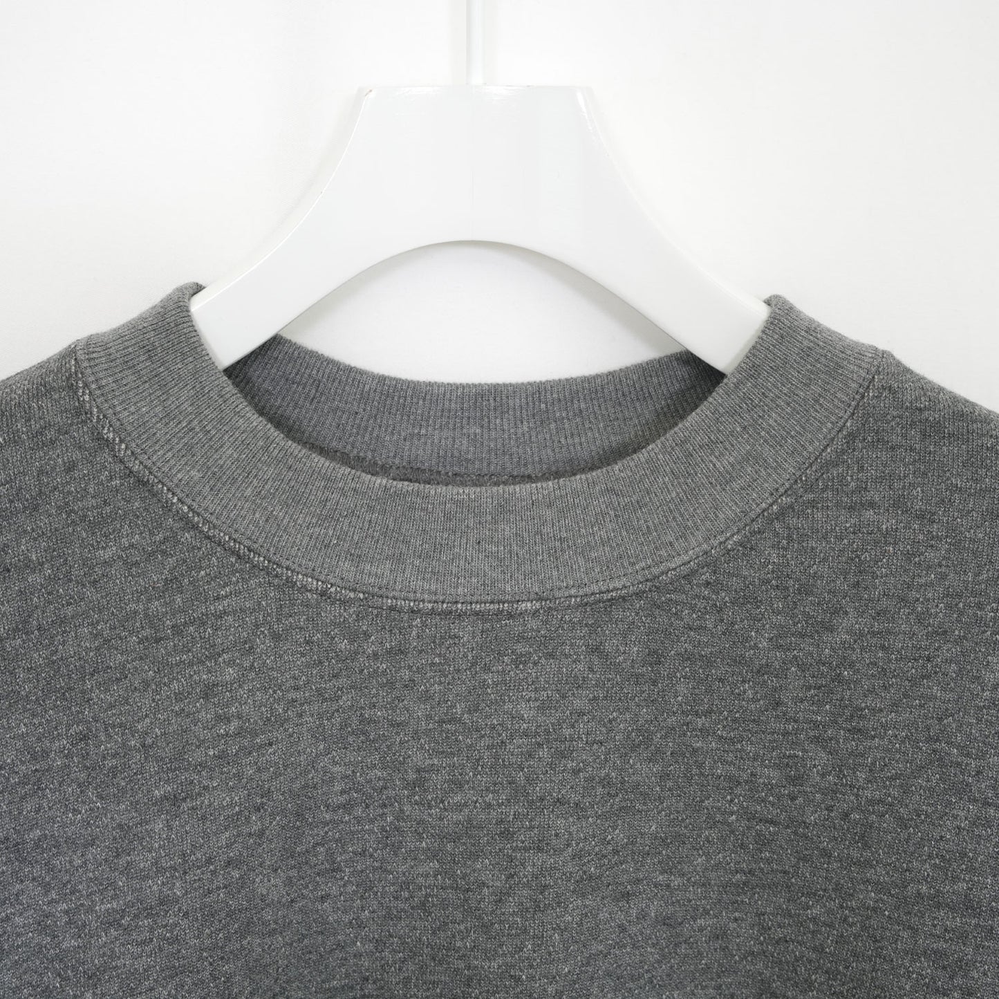
                  
                    CROPPED SWEAT SHIRT -CHARCOAL-
                  
                