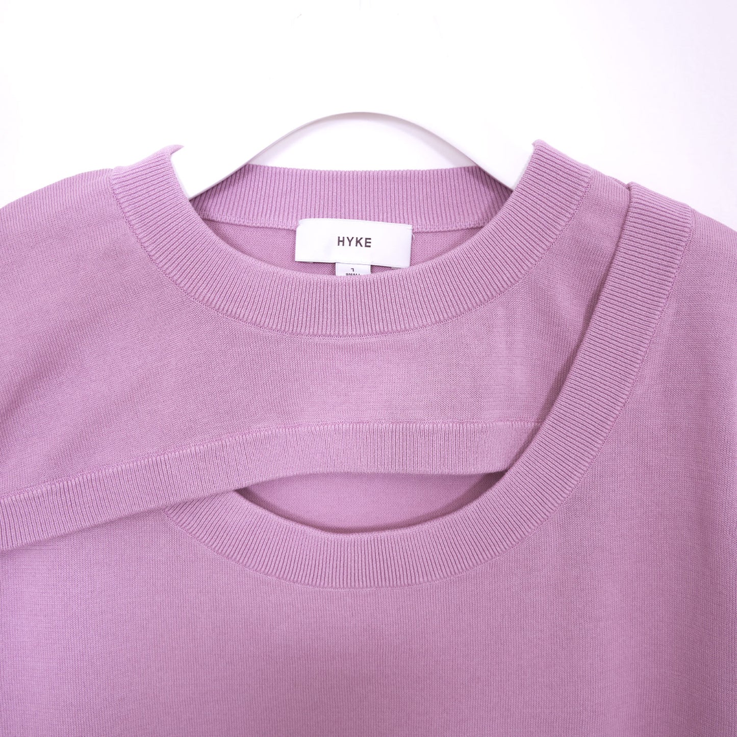 
                  
                    CREW NECK SWEATER -LIGHT PURPLE-
                  
                