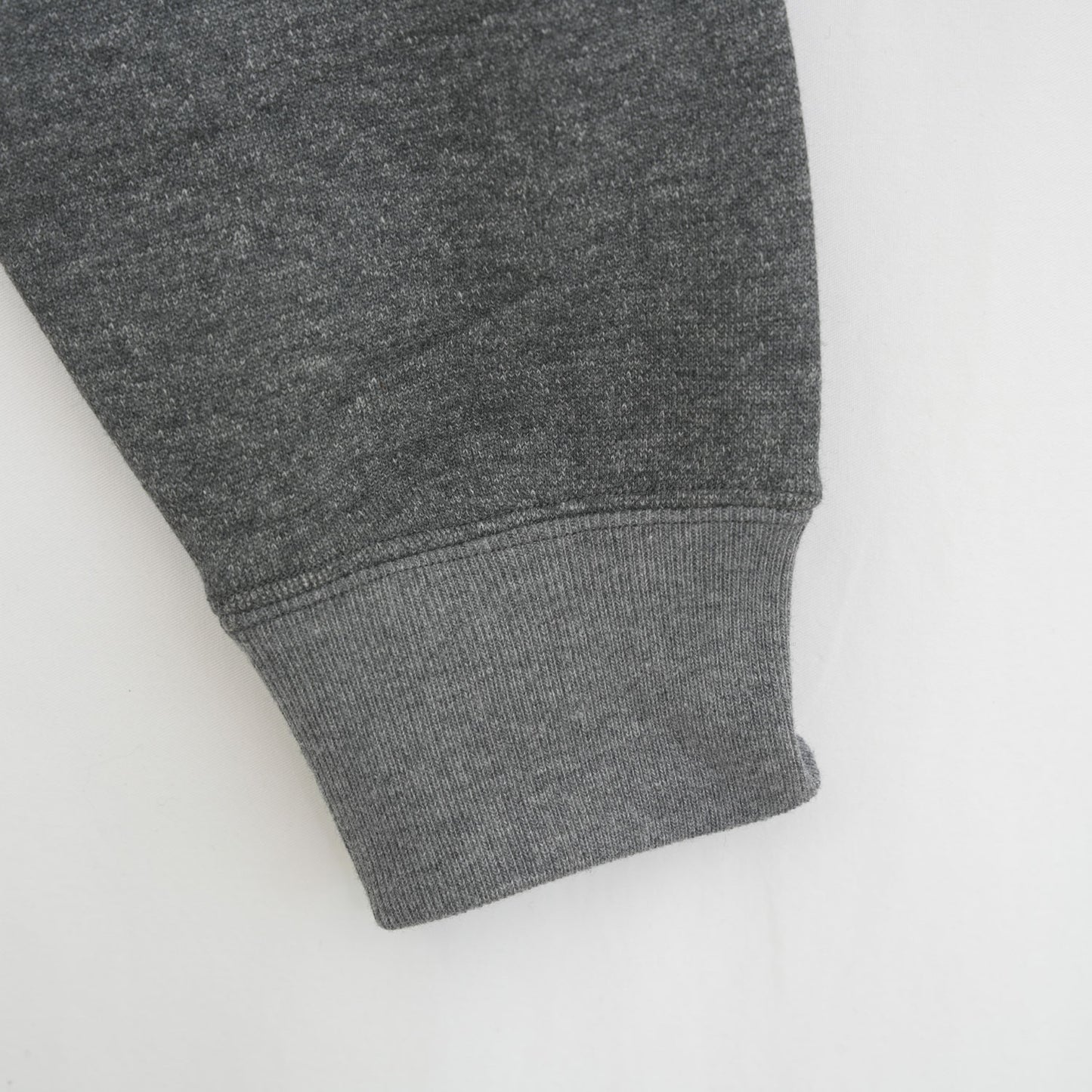 
                  
                    CROPPED SWEAT SHIRT -CHARCOAL-
                  
                