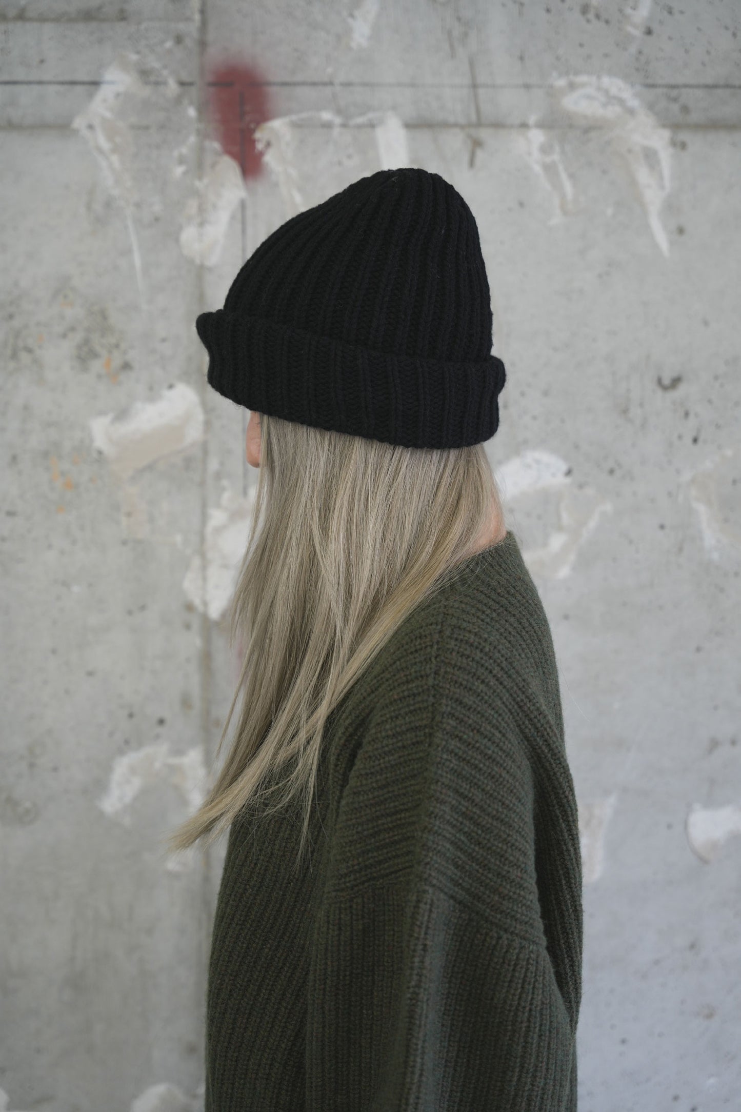 
                  
                    BEANIE
                  
                