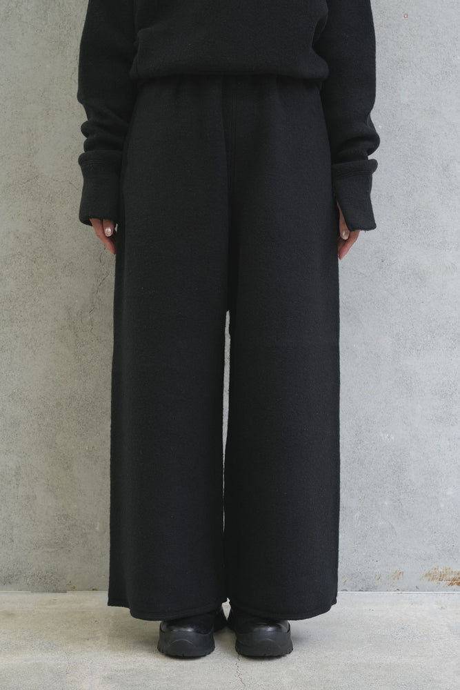 
                  
                    SWEAT BUGGY PANTS -BLACK-
                  
                