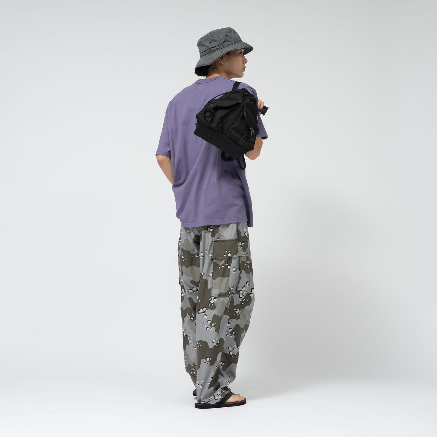 
                  
                    STROLL TOTE BAG
                  
                