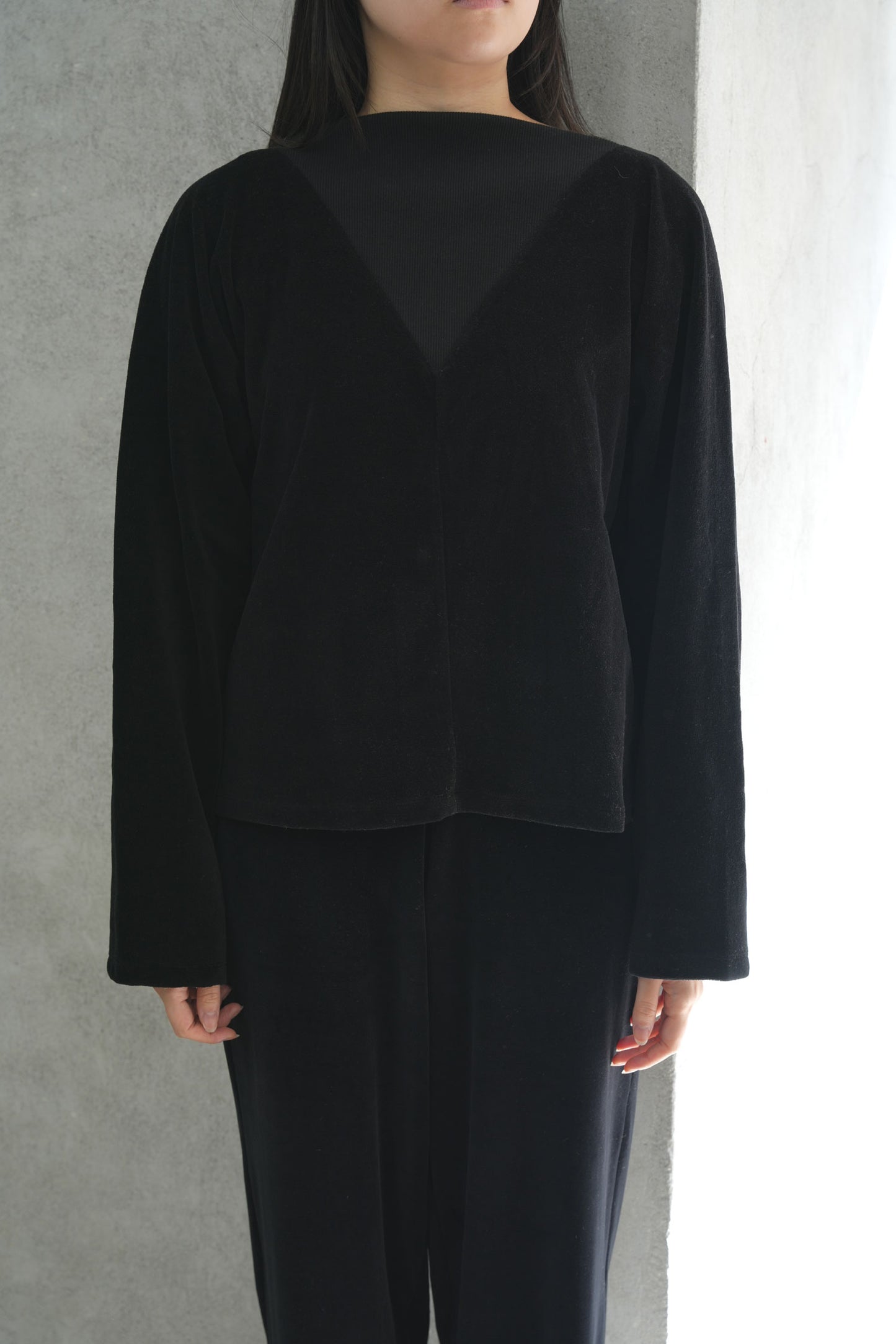 
                  
                    TRE SWEATSHIRT-BLACK-
                  
                