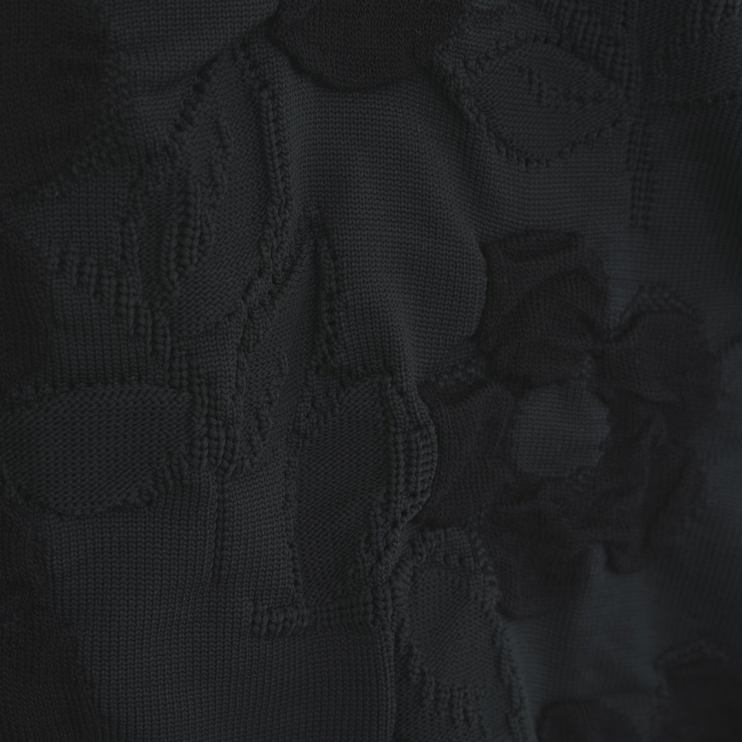 
                  
                    花柄インターシャニット-BLACK-
                  
                