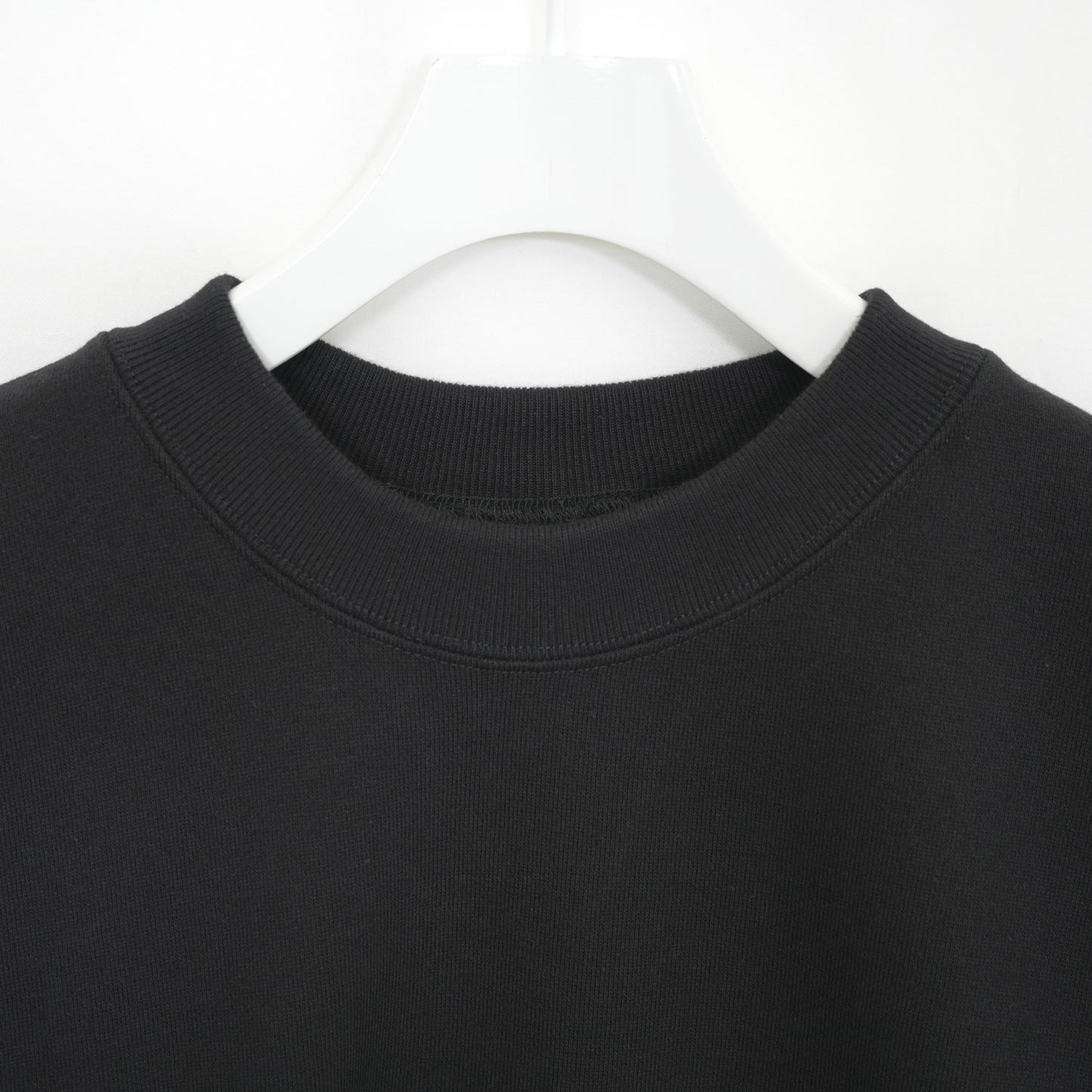 
                  
                    CROPPED SWEAT SHIRT -CHARCOAL-
                  
                