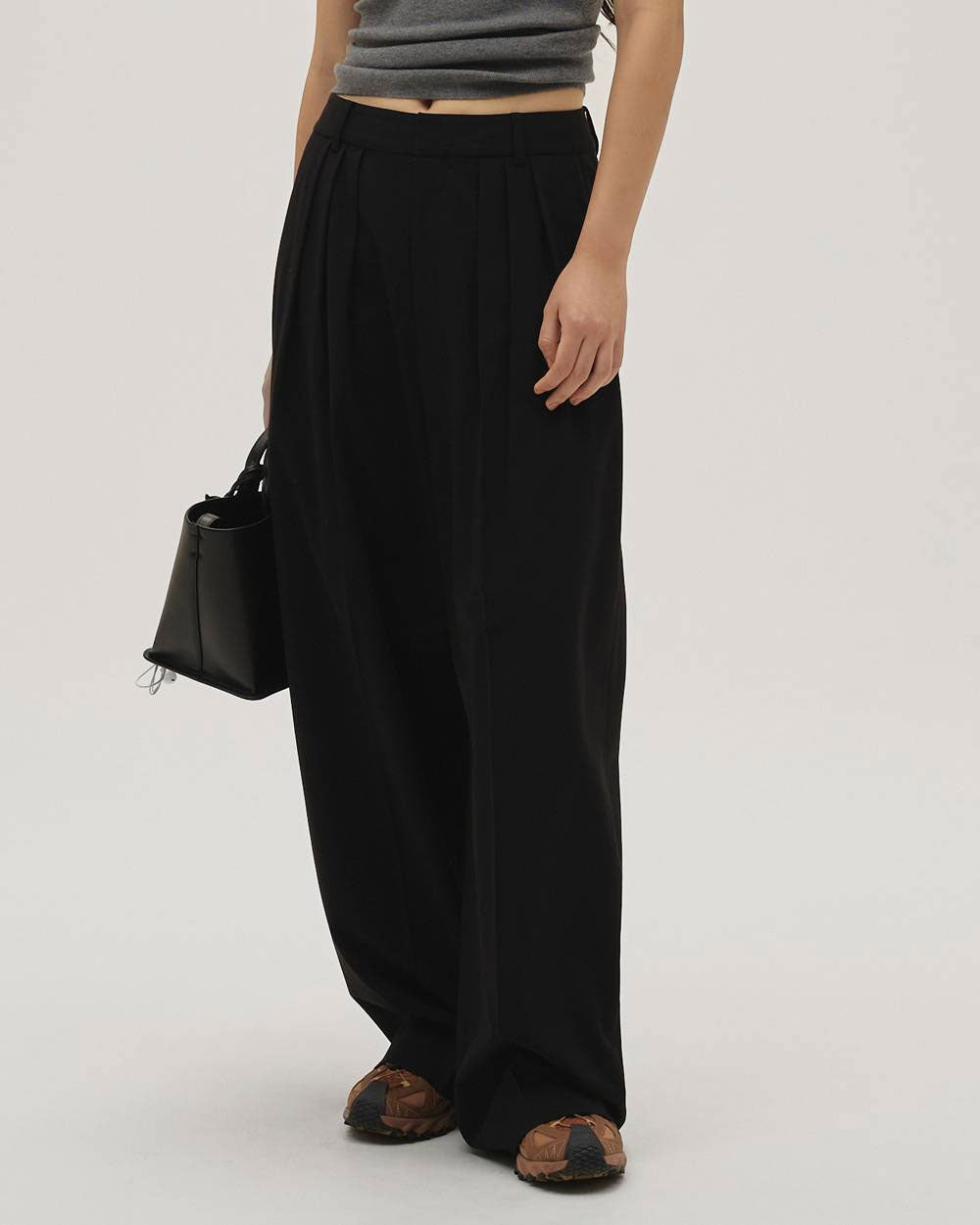 
                  
                    Dry Touch Tuck Trousers -BLACK-
                  
                