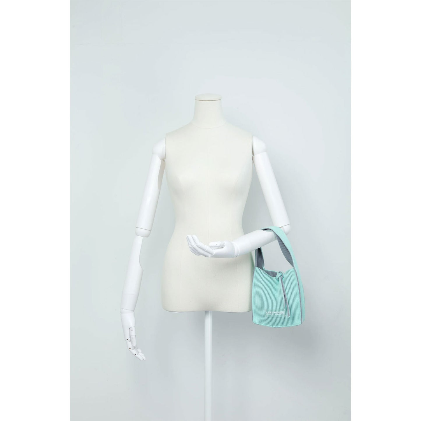 
                  
                    KASANE REVERSIBLE TASUKI TOTE MINI -MINT GREEN×GRAY-
                  
                