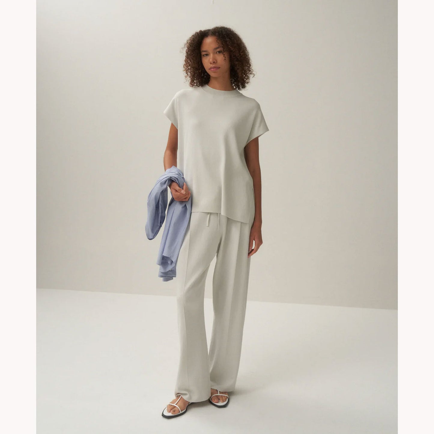 
                  
                    50/2 NATURAL DYED ORGANIC | STRAIGHT EASY PANTS -CHARCOAL GREY-
                  
                