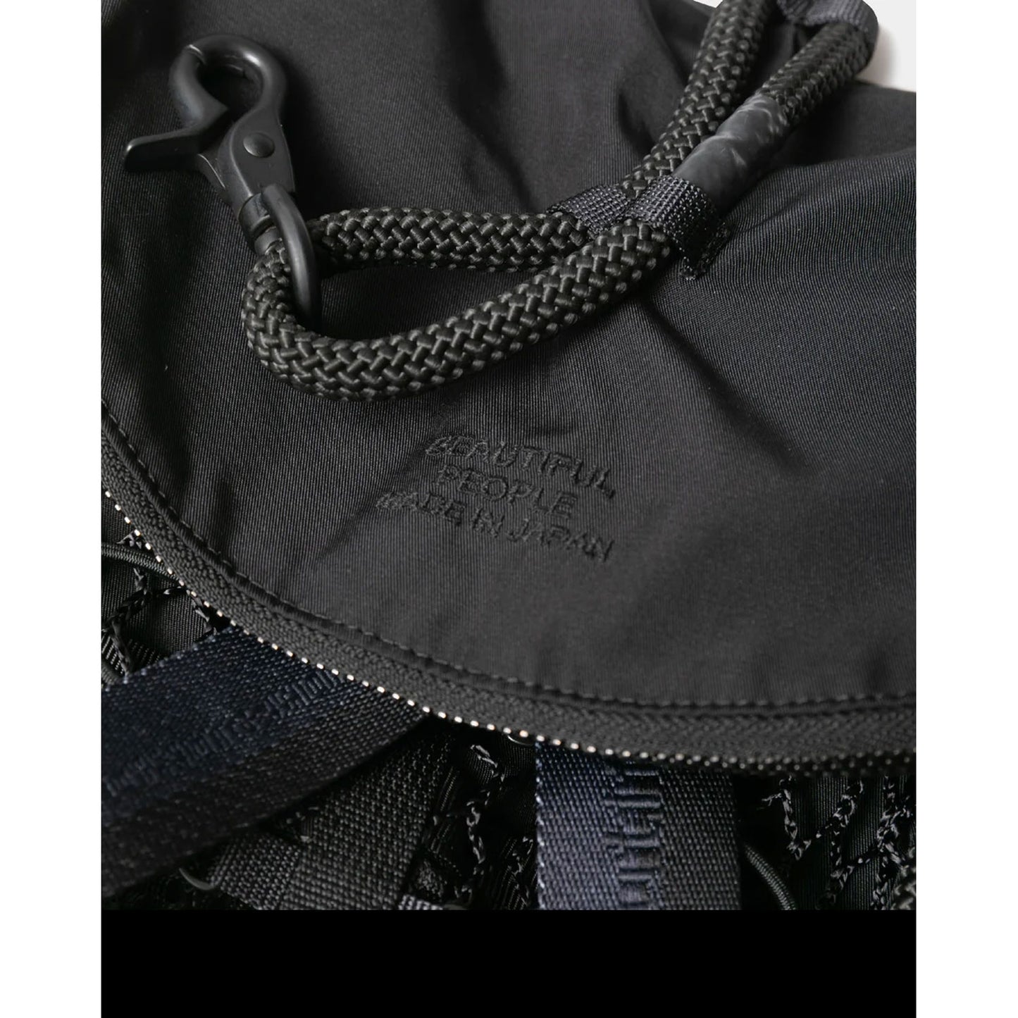 
                  
                    over engineering sacoche-black-
                  
                