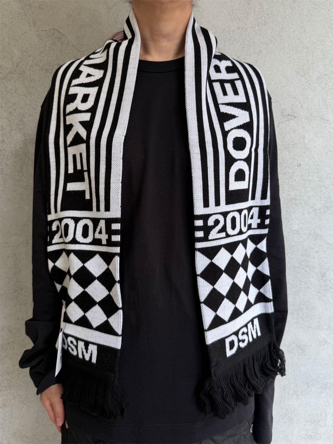 
                  
                    UNISEX DSM BEAUTIFUL CHAOS FOOTBALL SCARF
                  
                