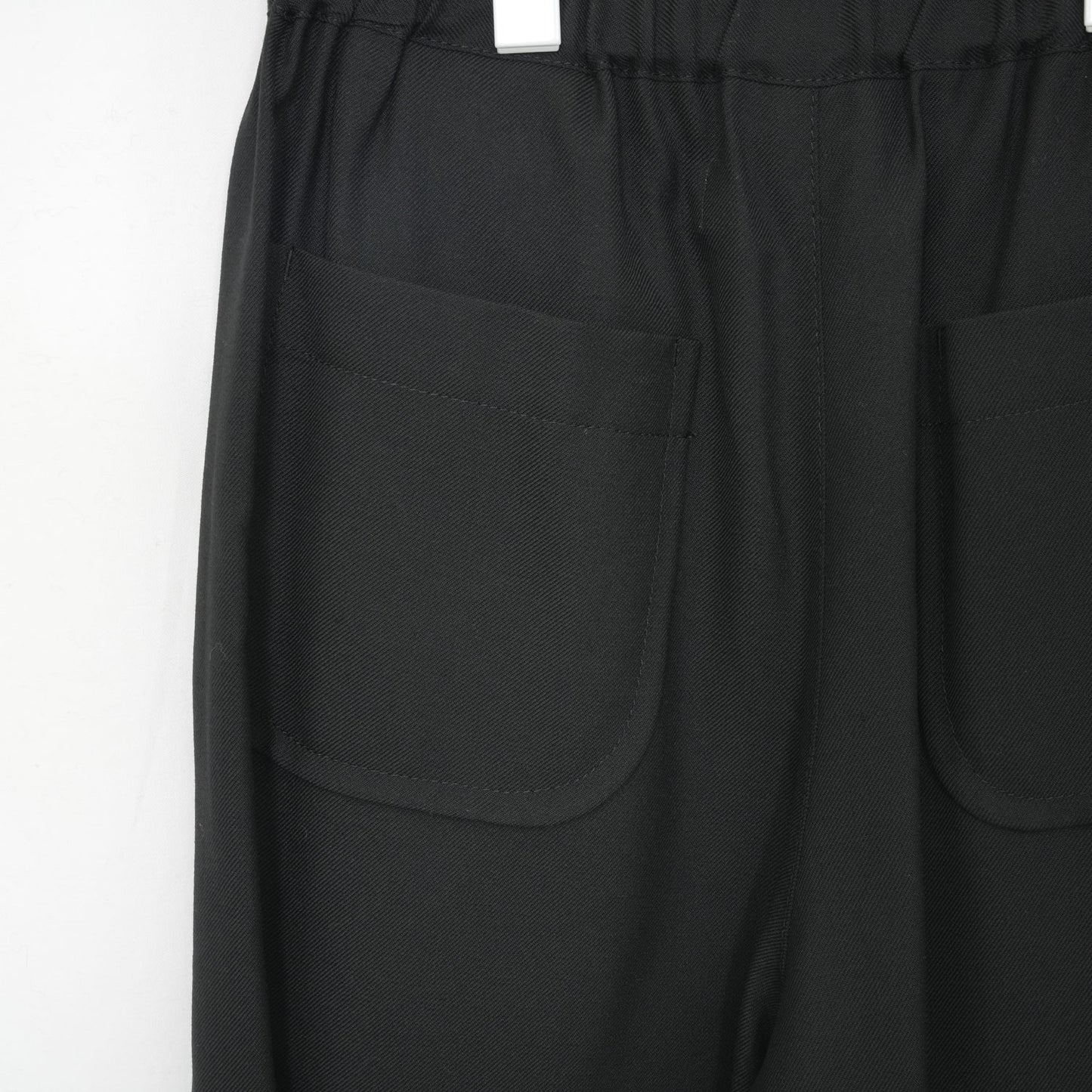 
                  
                    ウールエステルサージパンツ
                  
                