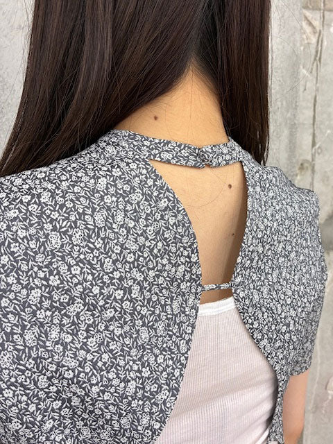 
                  
                    Floral Jacquard Open Back Top -BLACK-
                  
                