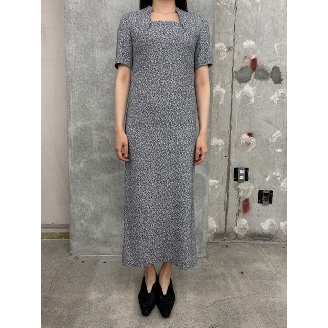 
                  
                    Floral Jacquard Square Neck Dress -GREY-
                  
                