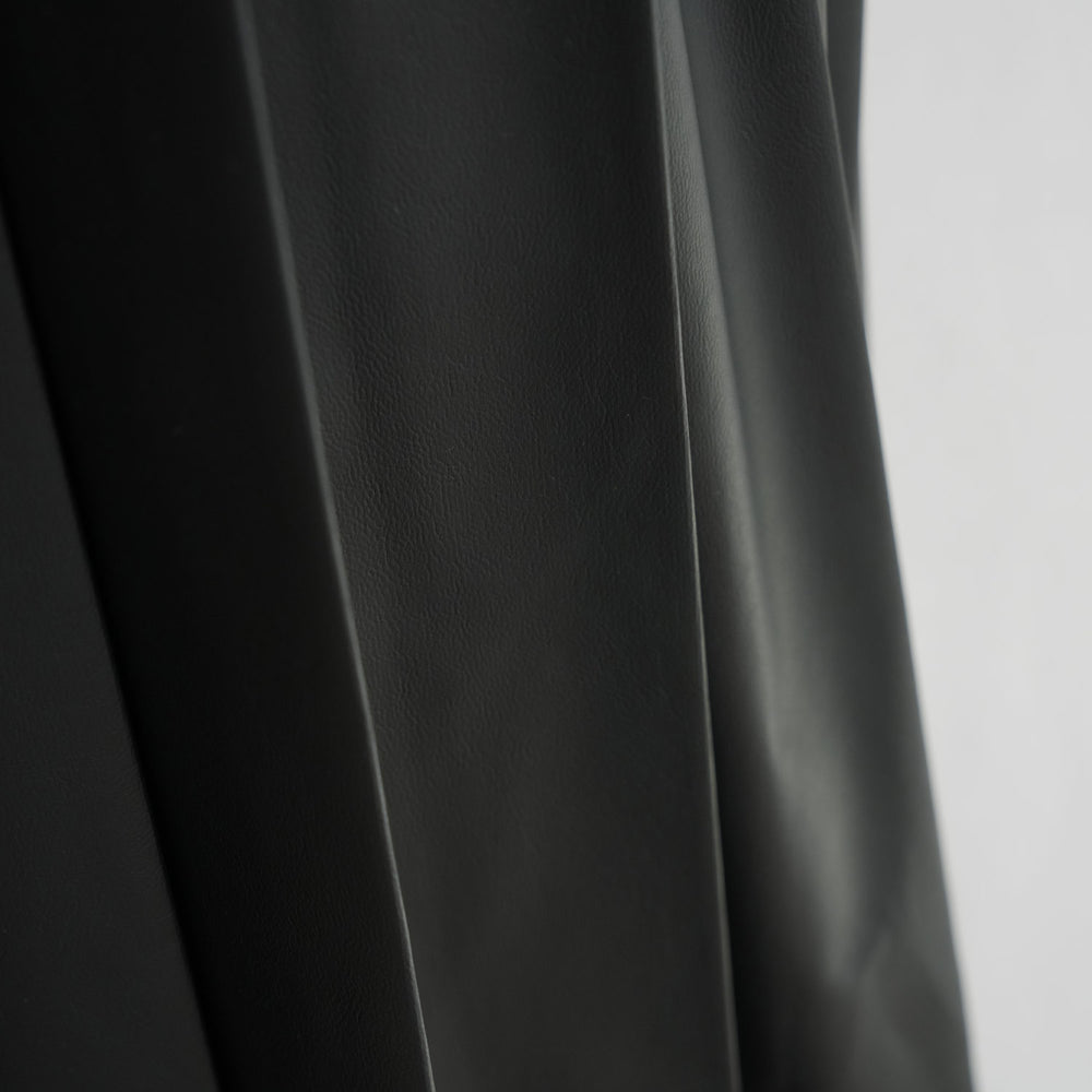 
                  
                    フェイクレザープリーツスカート-BLACK-
                  
                