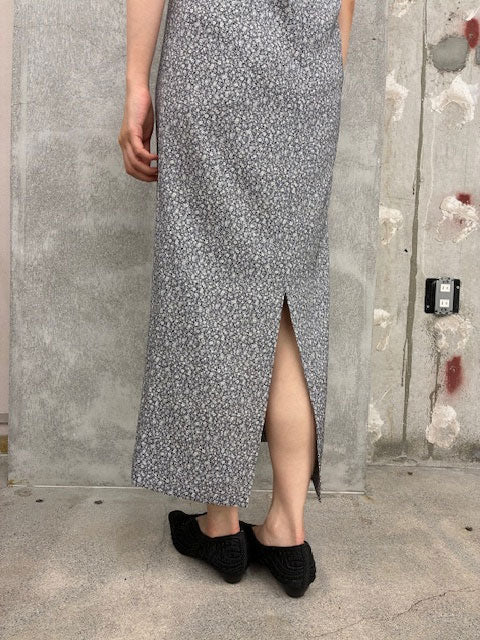 
                  
                    Floral Jacquard Square Neck Dress -GREY-
                  
                