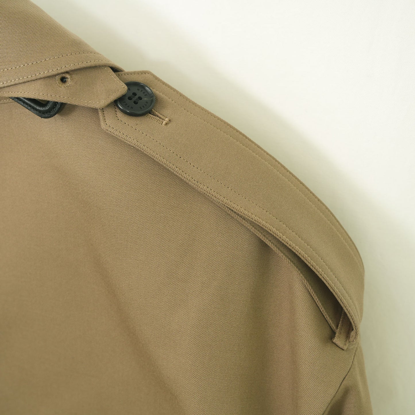 
                  
                    CROPPED TRENCH COAT/BIG FIT-BEIGE-
                  
                