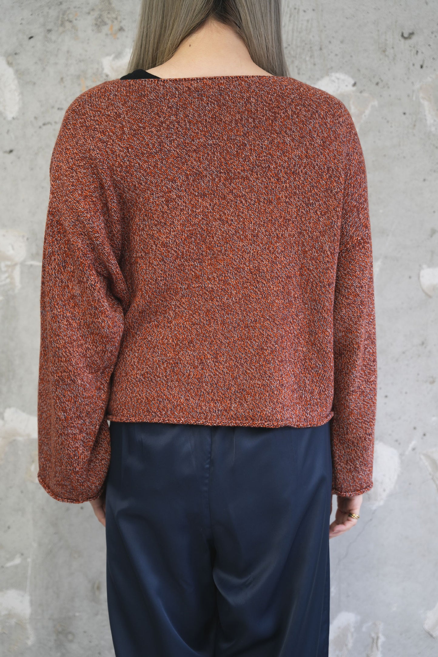 
                  
                    SEIRA PULLOVER
                  
                