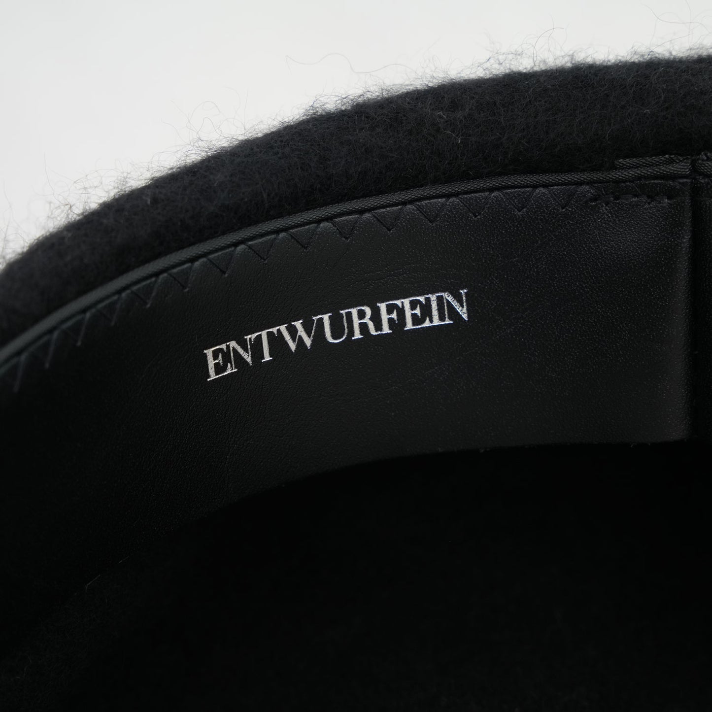 
                  
                    BARA BERET
                  
                