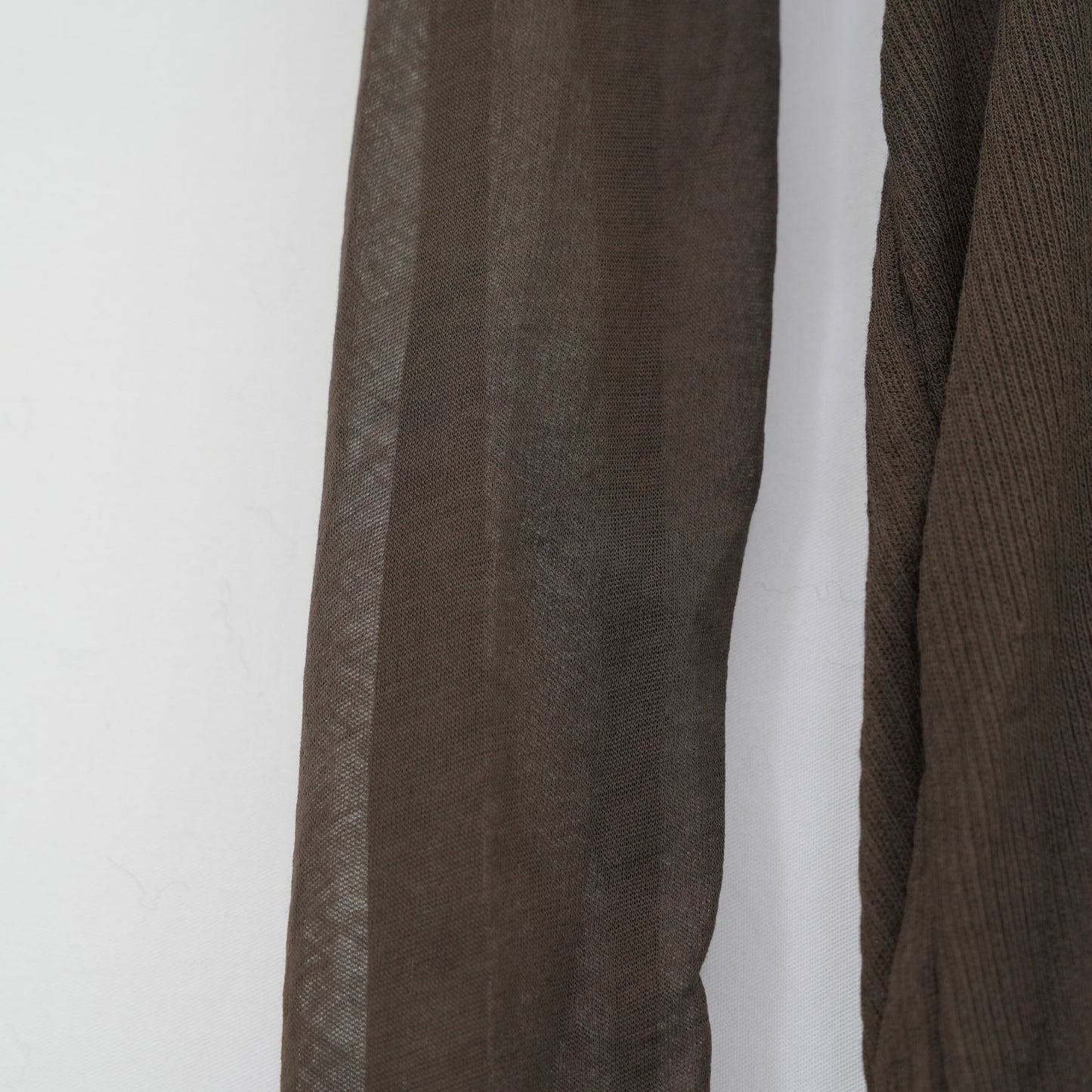 
                  
                    SHEER TWIST BACK TOP-T.MORO-
                  
                