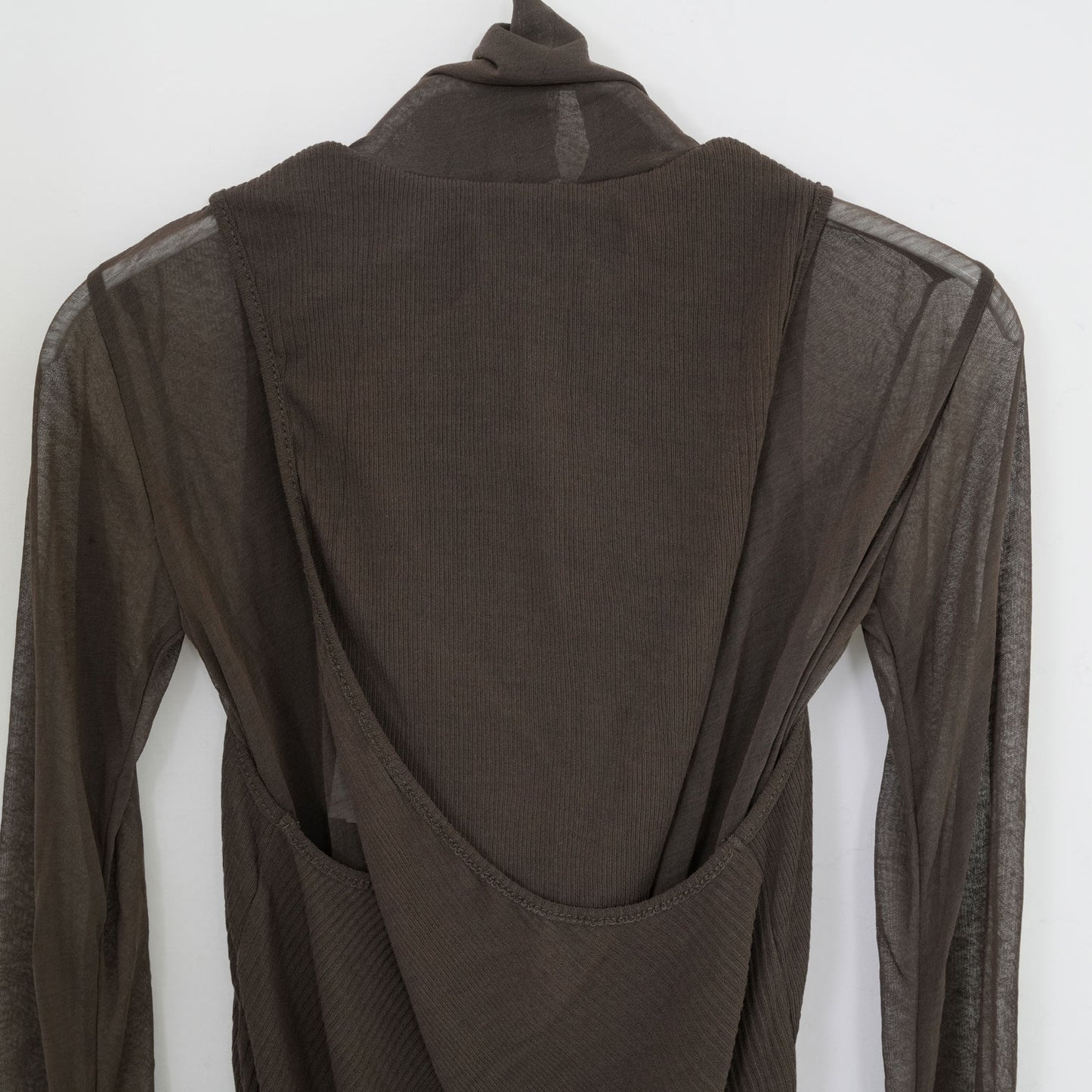 
                  
                    SHEER TWIST BACK TOP-T.MORO-
                  
                