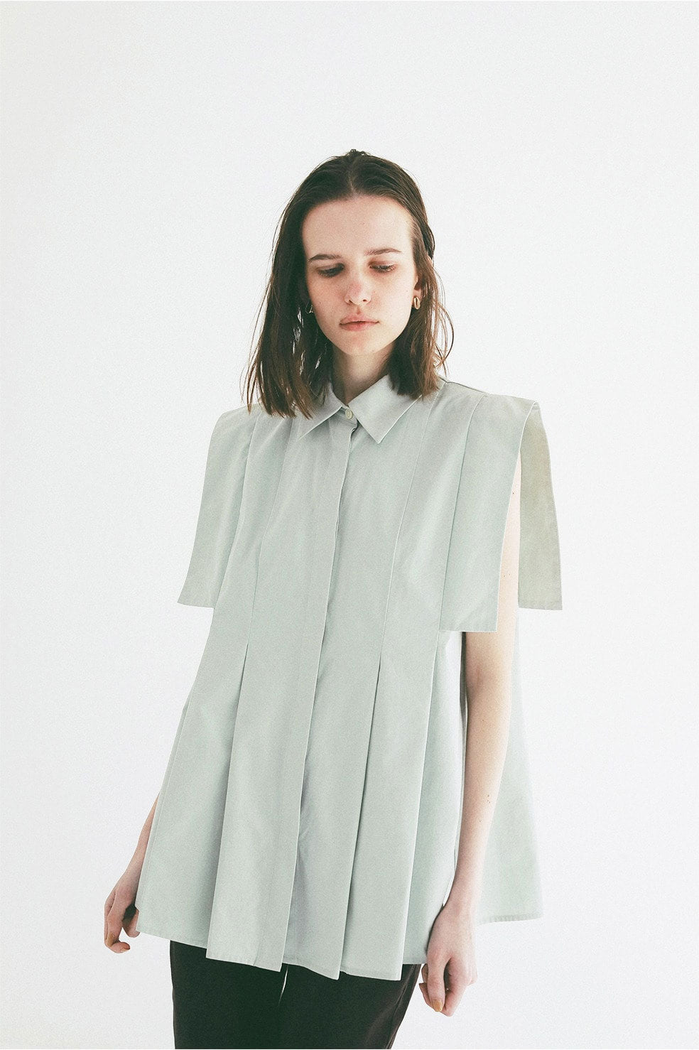
                  
                    PANELL PLEAT SQUARE SLEEVE SHIRTS -NAVY-
                  
                