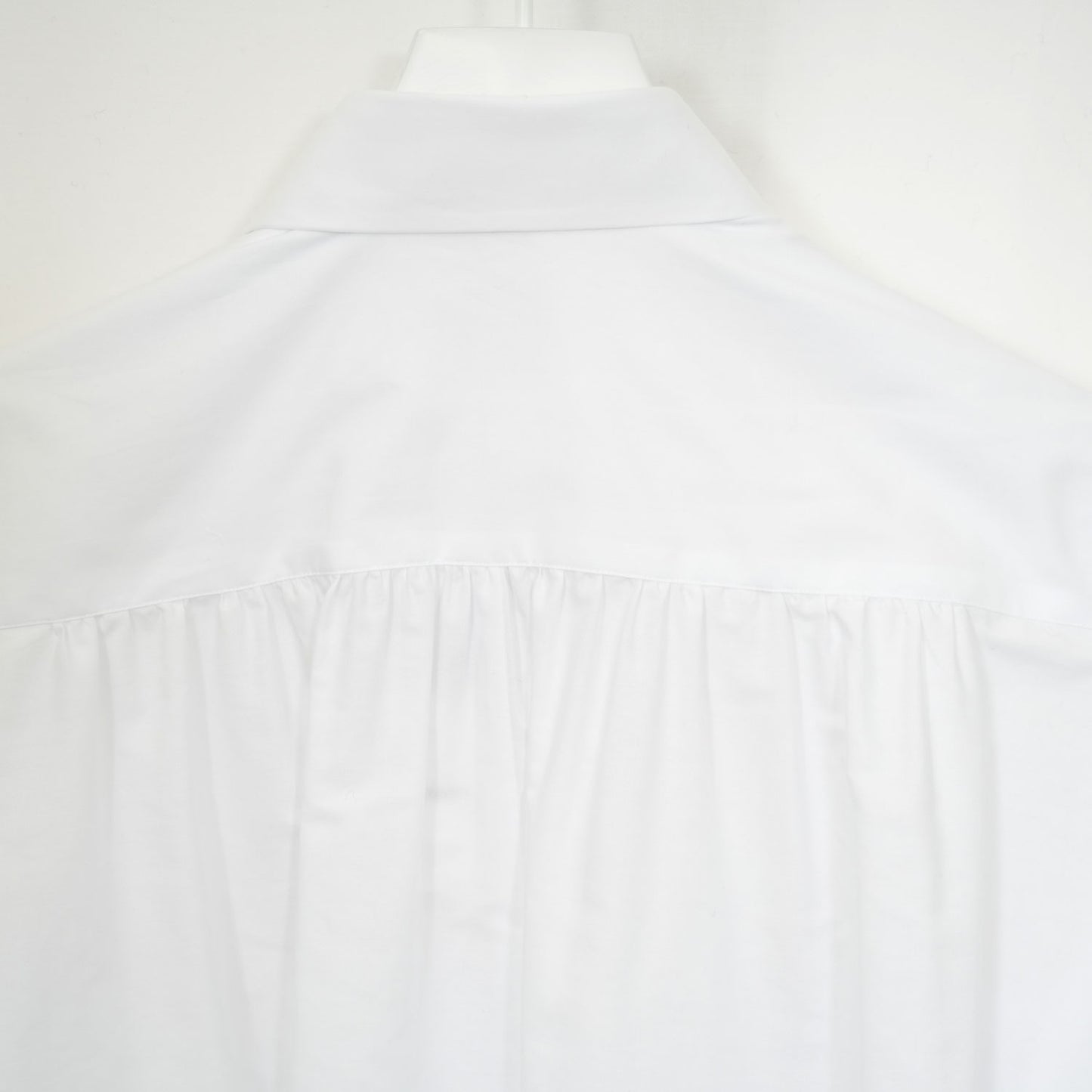 
                  
                    ブロードギャザーシャツ-WHITE-
                  
                