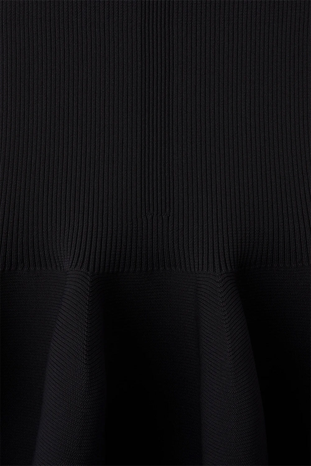 
                  
                    POTTERY SLEEVELESS TOP -BLACK-
                  
                