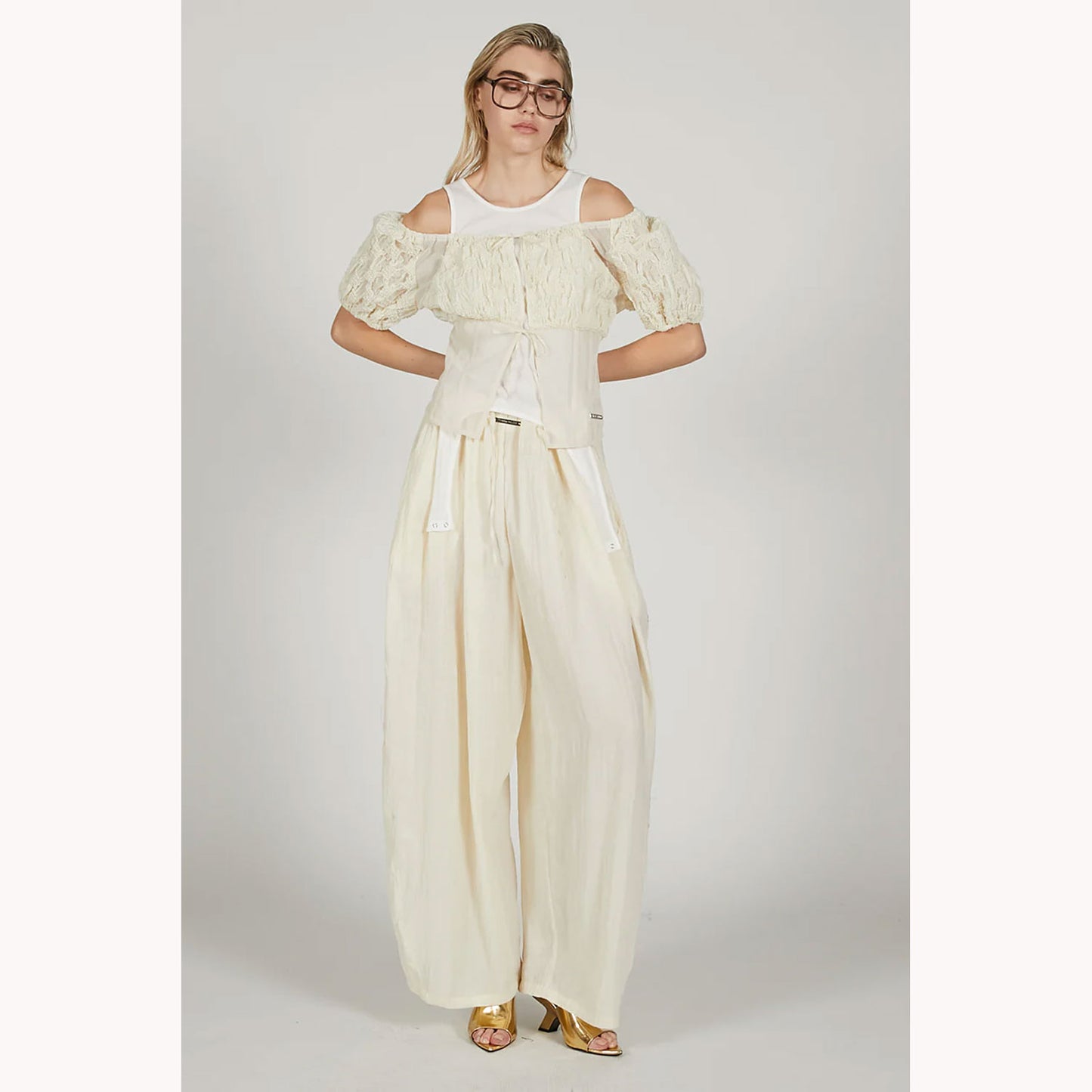 
                  
                    Satin Gathered Balloon Pants -WHITE-
                  
                