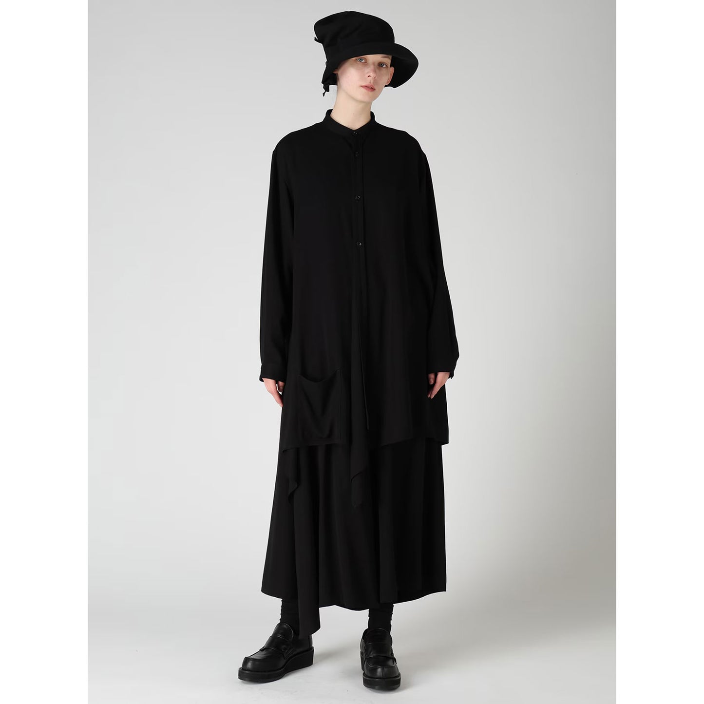 
                  
                    TRIACETATE BLEND STAND COLLAR ASYMMETRIC BLOUSE
                  
                