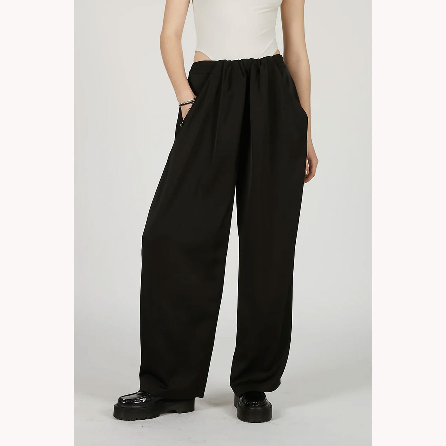 
                  
                    Front Gathered Easy Pants -GREY-
                  
                