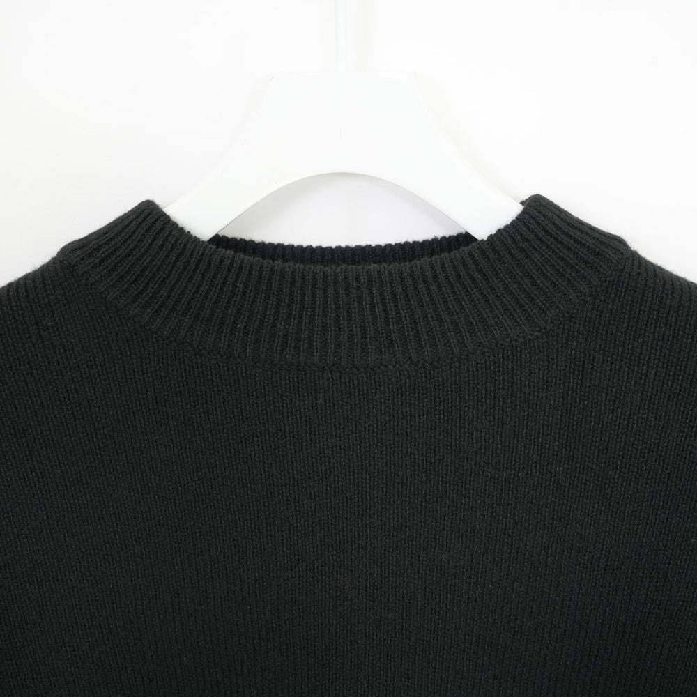 
                  
                    CROPPED SWEATER -BLACK-
                  
                