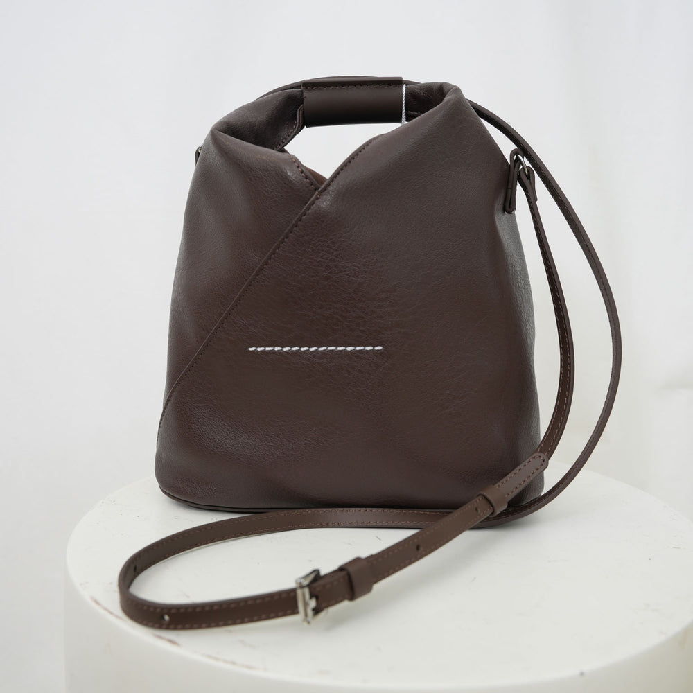 
                  
                    "Japanese" crossbody bag -DARK HONEY-
                  
                