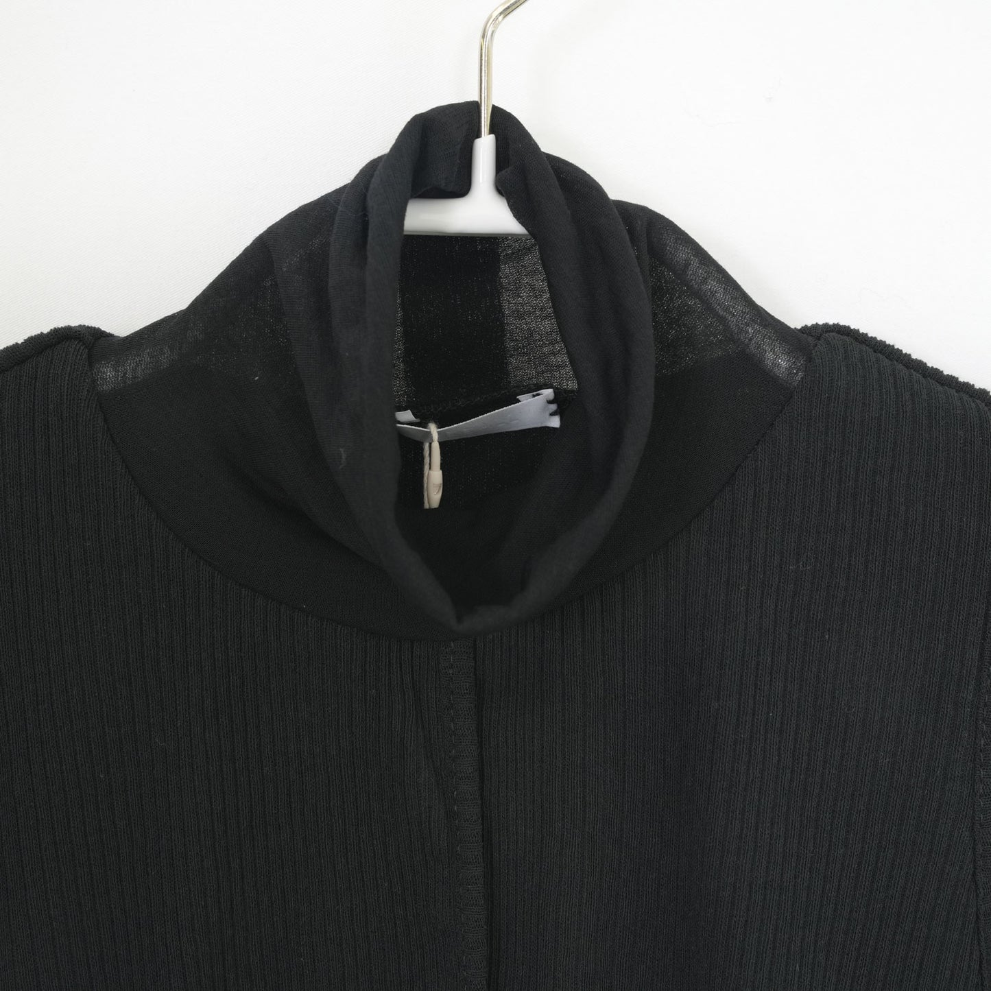 
                  
                    SHEER TWIST BACK TOP-T.MORO-
                  
                