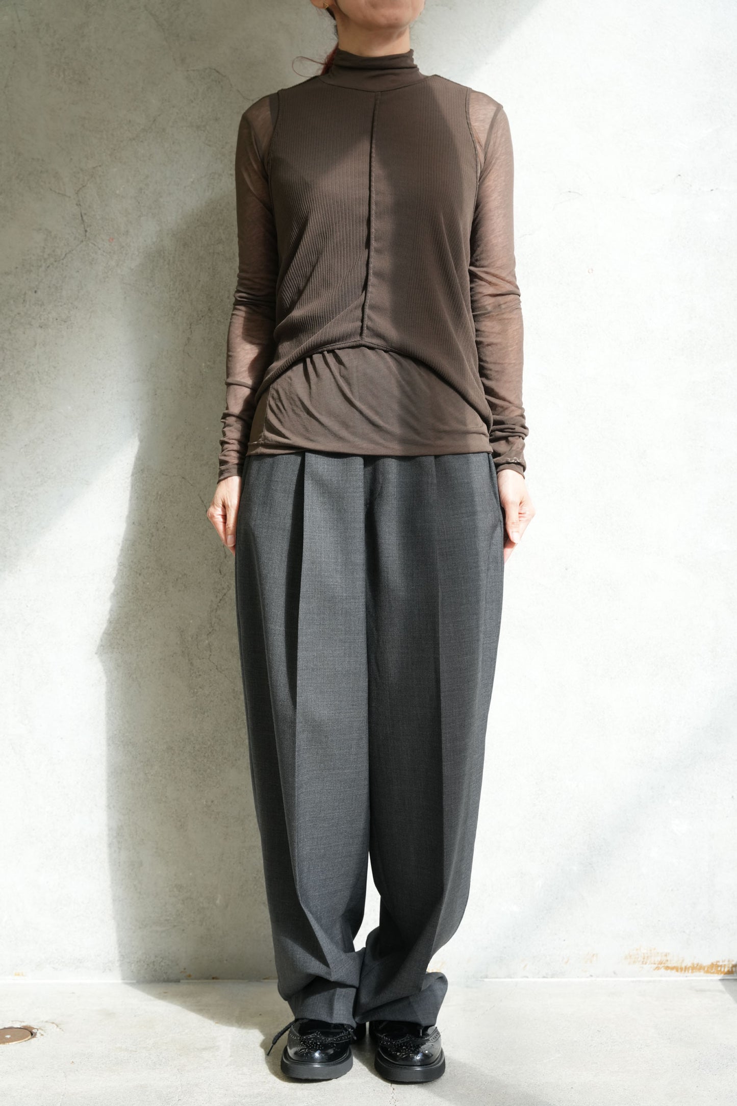 
                  
                    SHEER TWIST BACK TOP-T.MORO-
                  
                