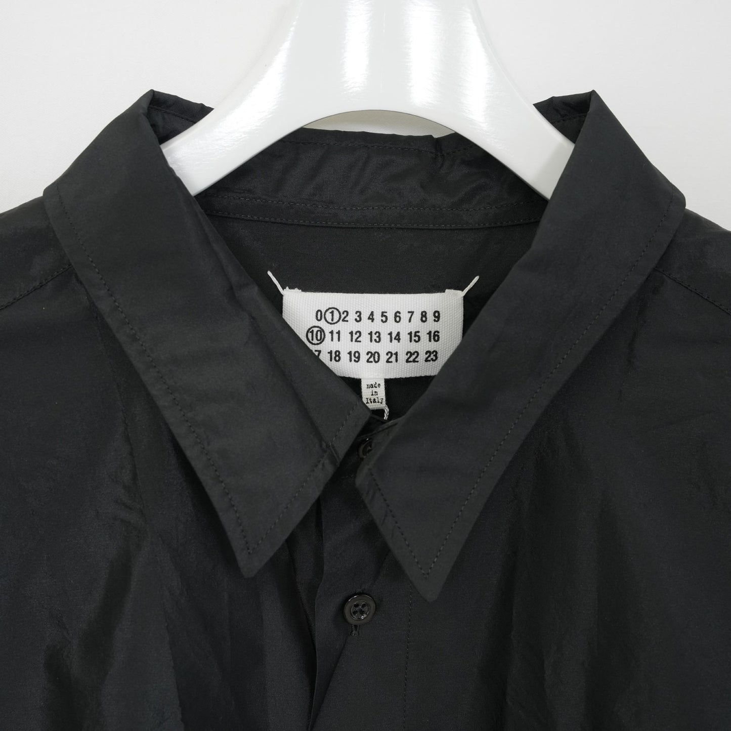
                  
                    long-sleeved shirt -BLACK-
                  
                