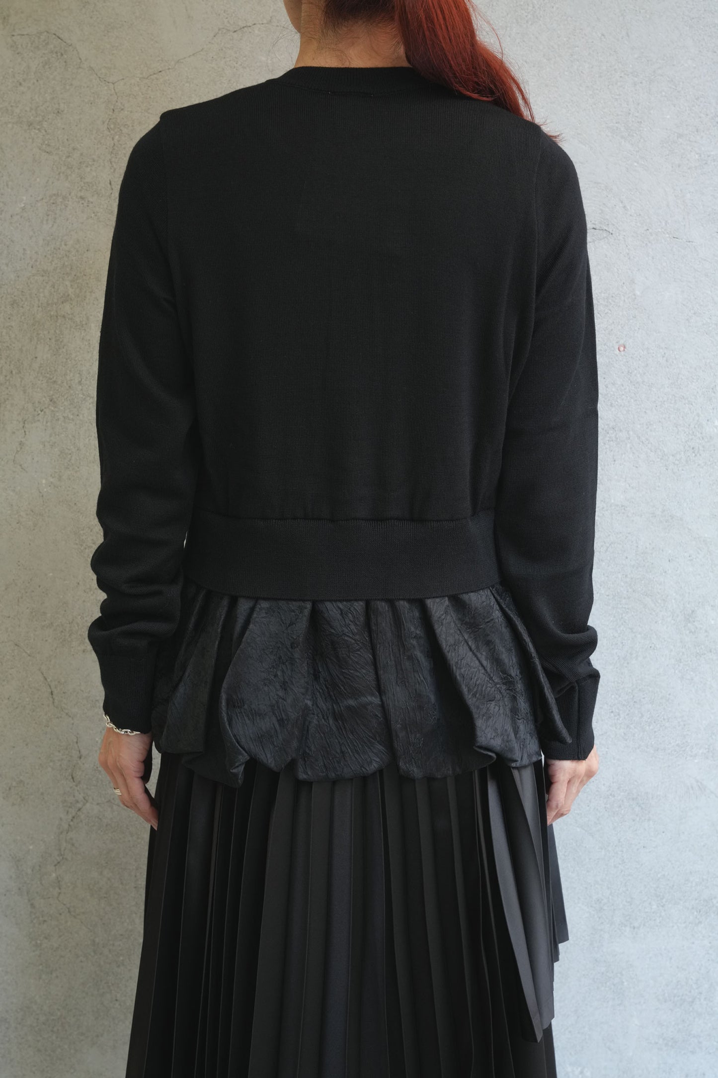 
                  
                    サテンペプラムニットカーデ -BLACK-
                  
                