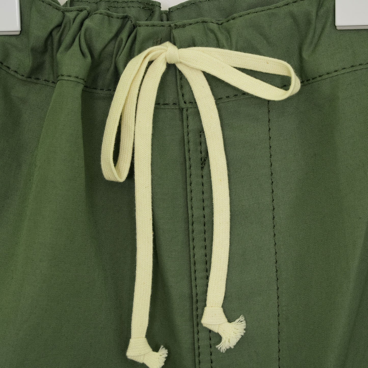 
                  
                    コットンリネンイージーパンツ-KHAKI-
                  
                