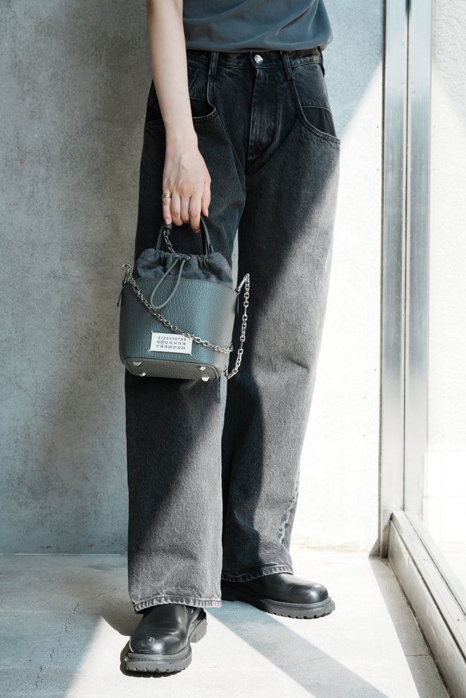 
                  
                    Pocket jeans-BLACK-
                  
                