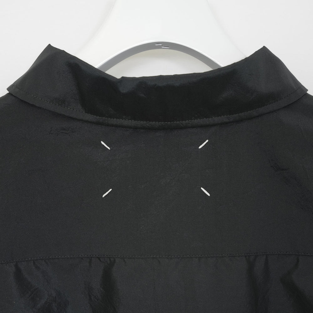 
                  
                    long-sleeved shirt -BLACK-
                  
                