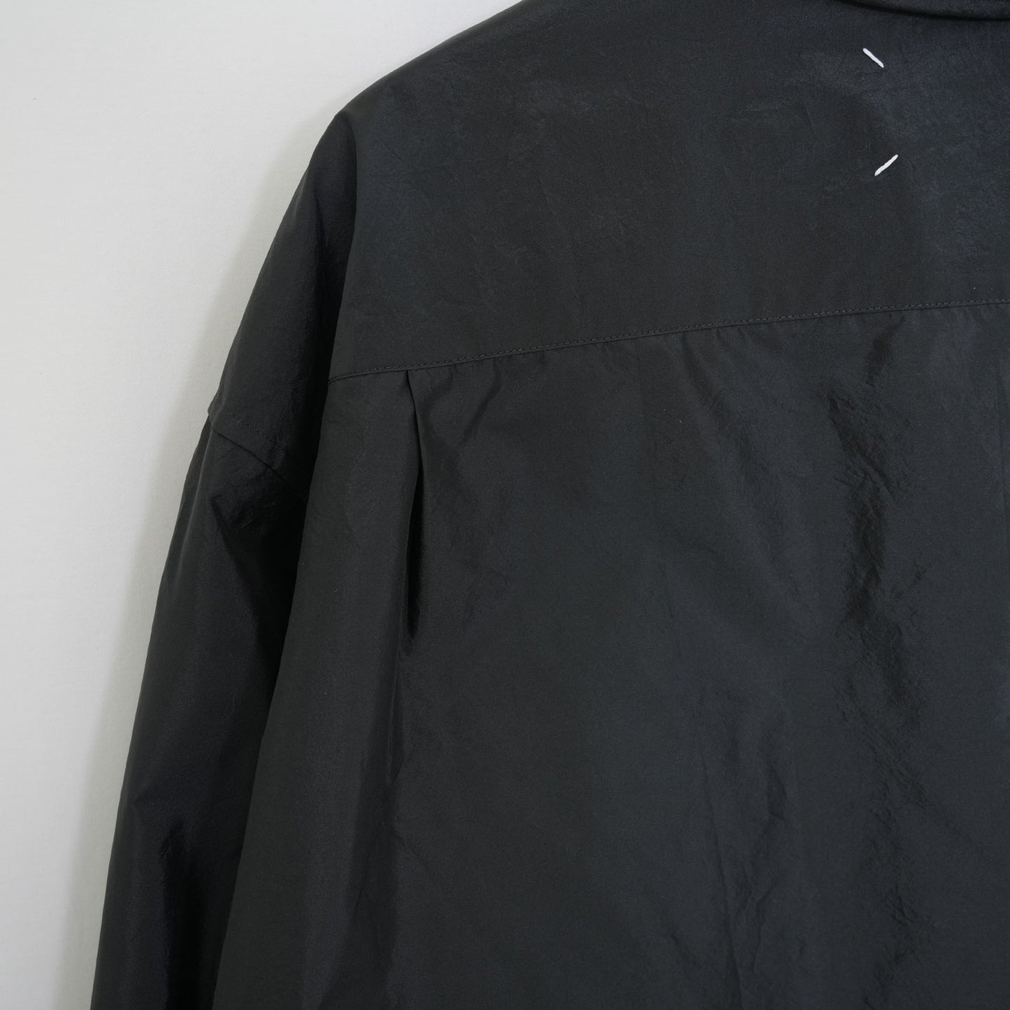 
                  
                    long-sleeved shirt -BLACK-
                  
                