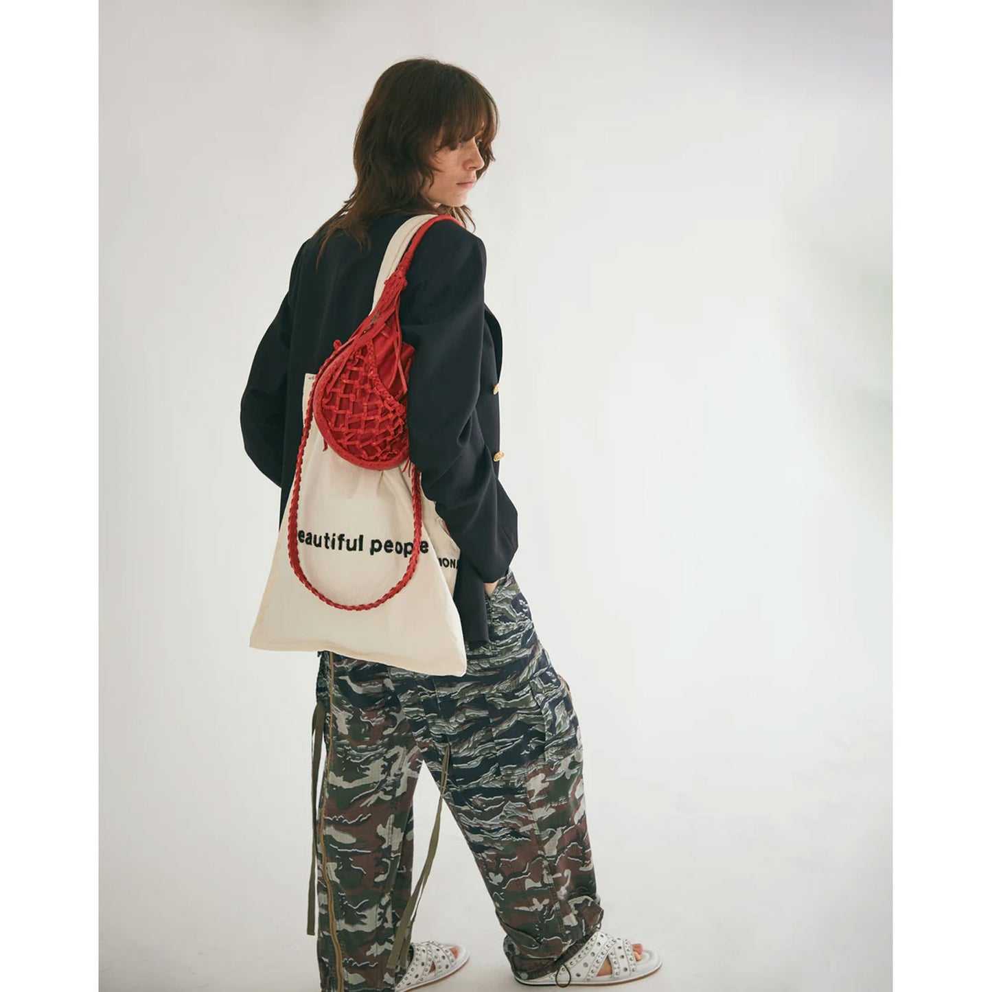 
                  
                    brushed logo gathering bag-navy-
                  
                