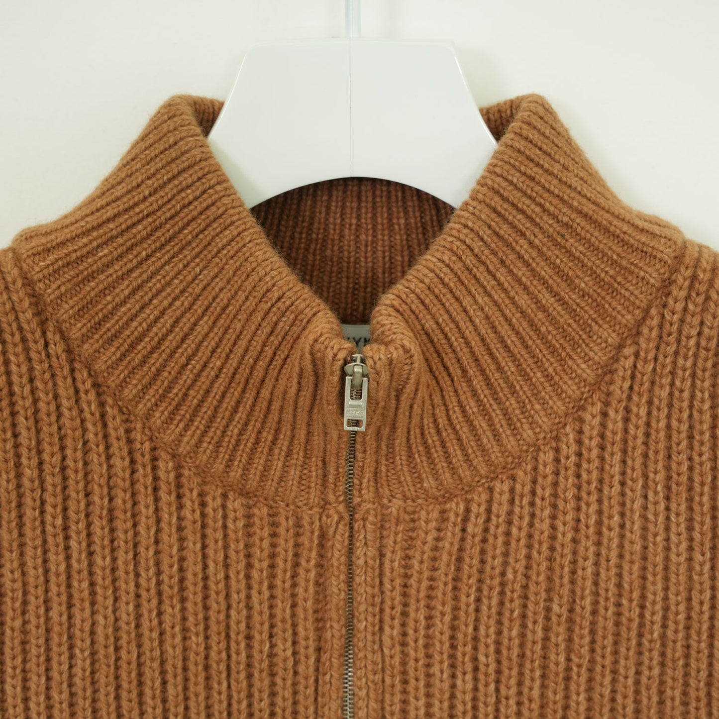 
                  
                    RIBBED KNIT WOOL VEST-CAMEL-
                  
                