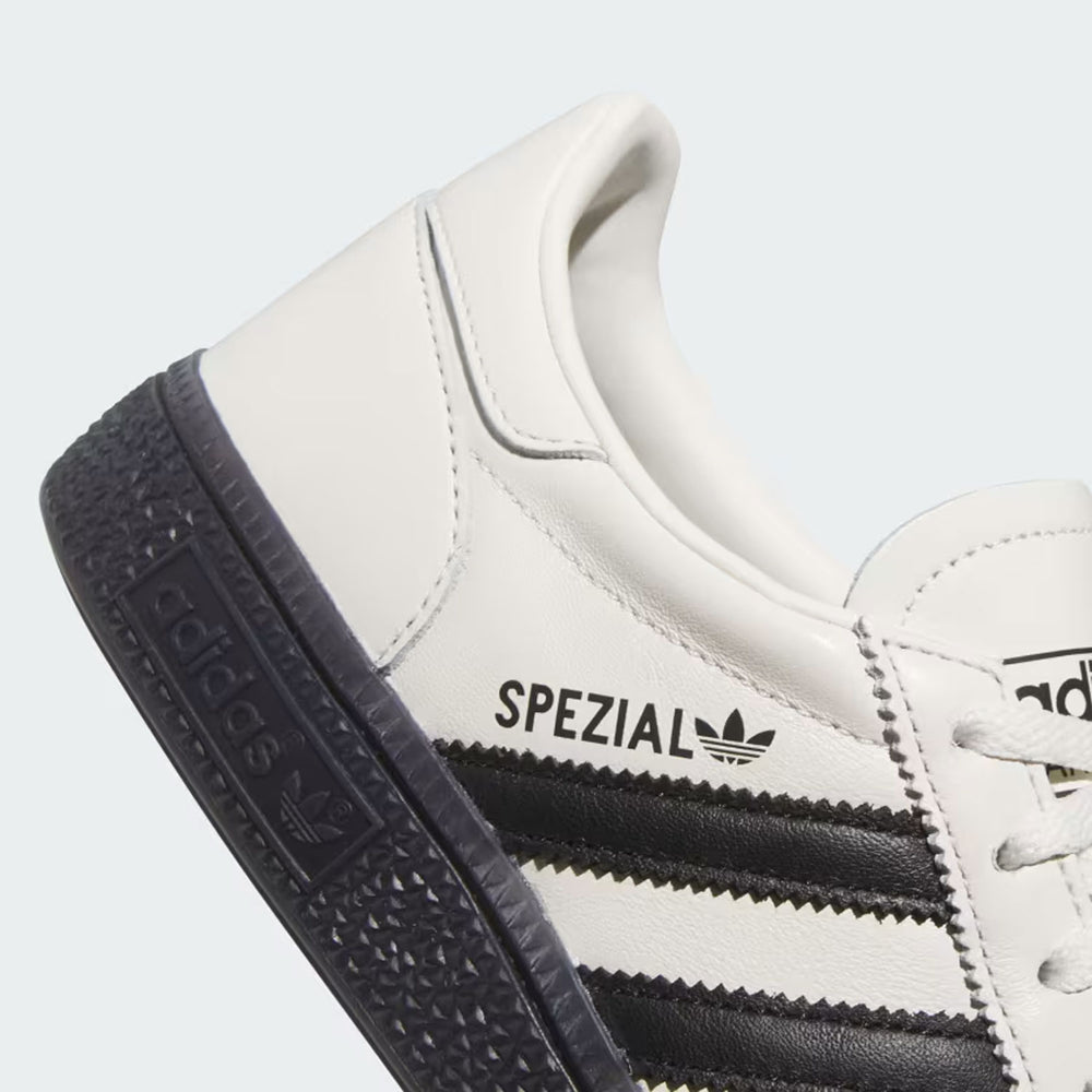 
                  
                    HANDBALL SPEZIAL -Cloud White-
                  
                