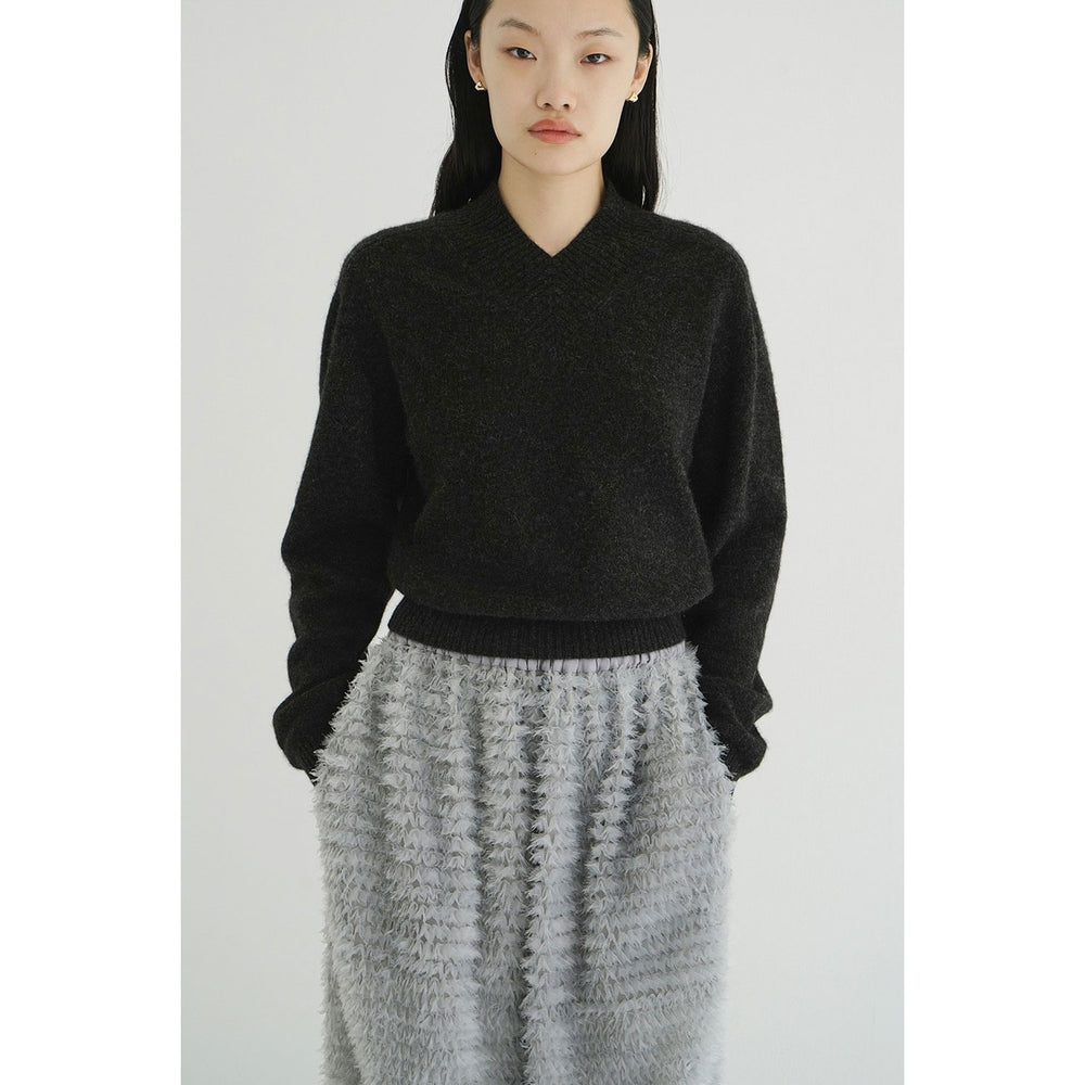 YAK V NECK KNIT TOPS -CHACOAL GRAY- – OBLIGE