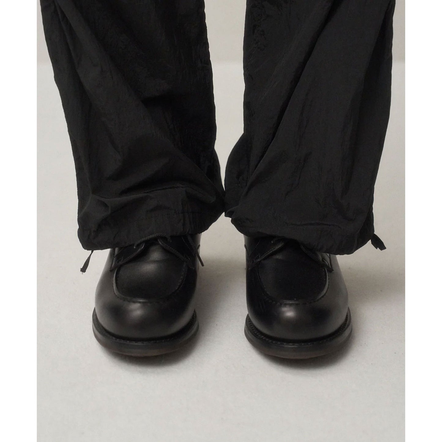 
                  
                    HAND DYED NYLON UTILITY PANTS -GRAY-
                  
                