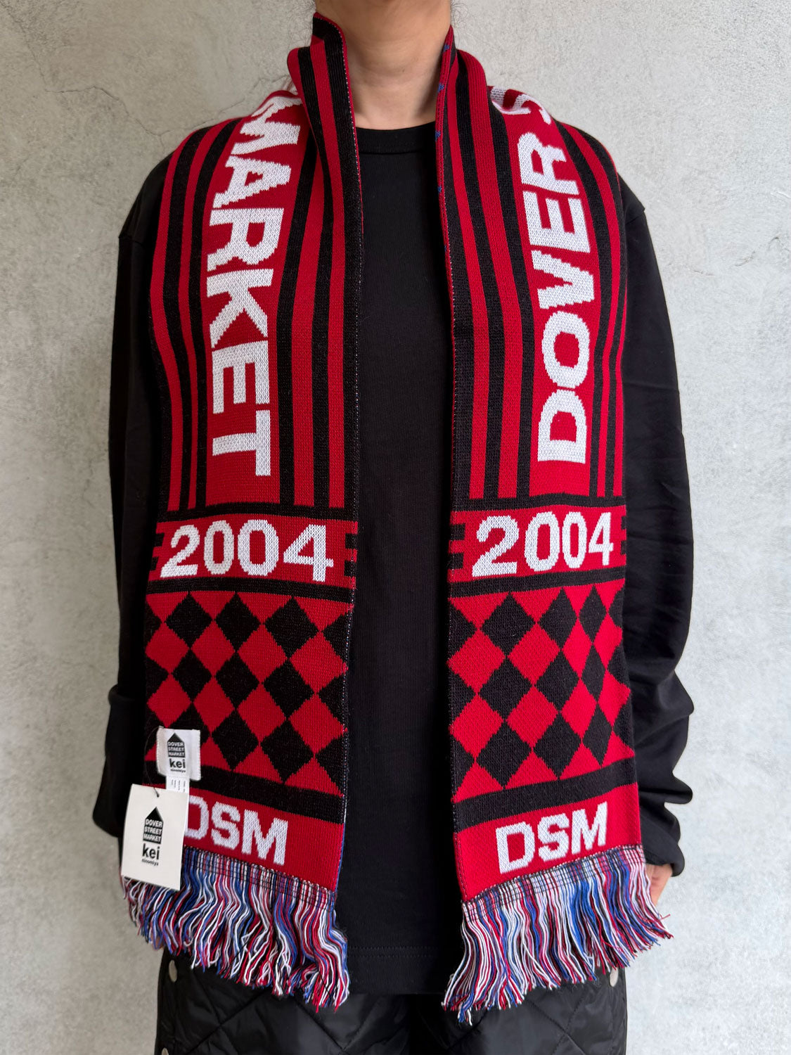 
                  
                    UNISEX DSM BEAUTIFUL CHAOS FOOTBALL SCARF
                  
                